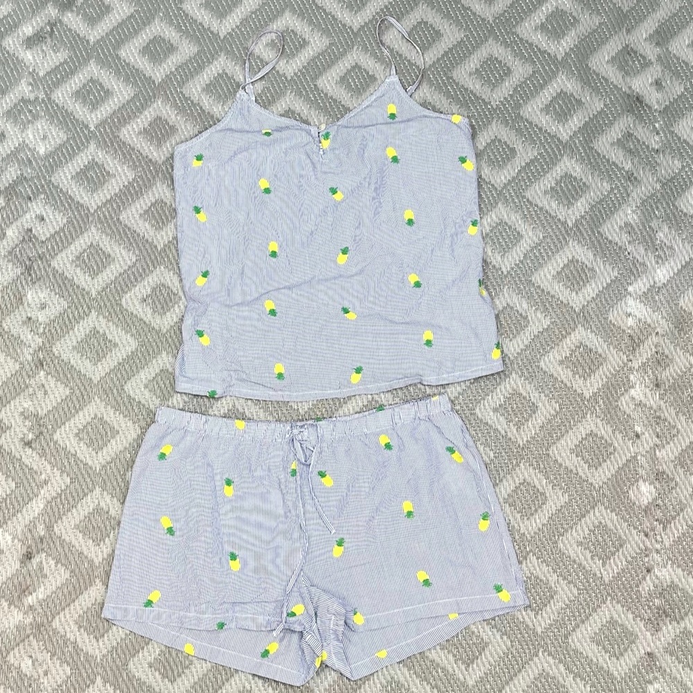 ⭐️Tabitha Webb 2-Piece Pineapple Pajama Set [1745] - Picture 2 of 11